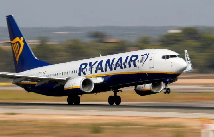 Ryanair demantuje da je srpski državljanin skoro ispao iz aviona: Nijedan dio njegovog tijela nije usisan kroz prozor
