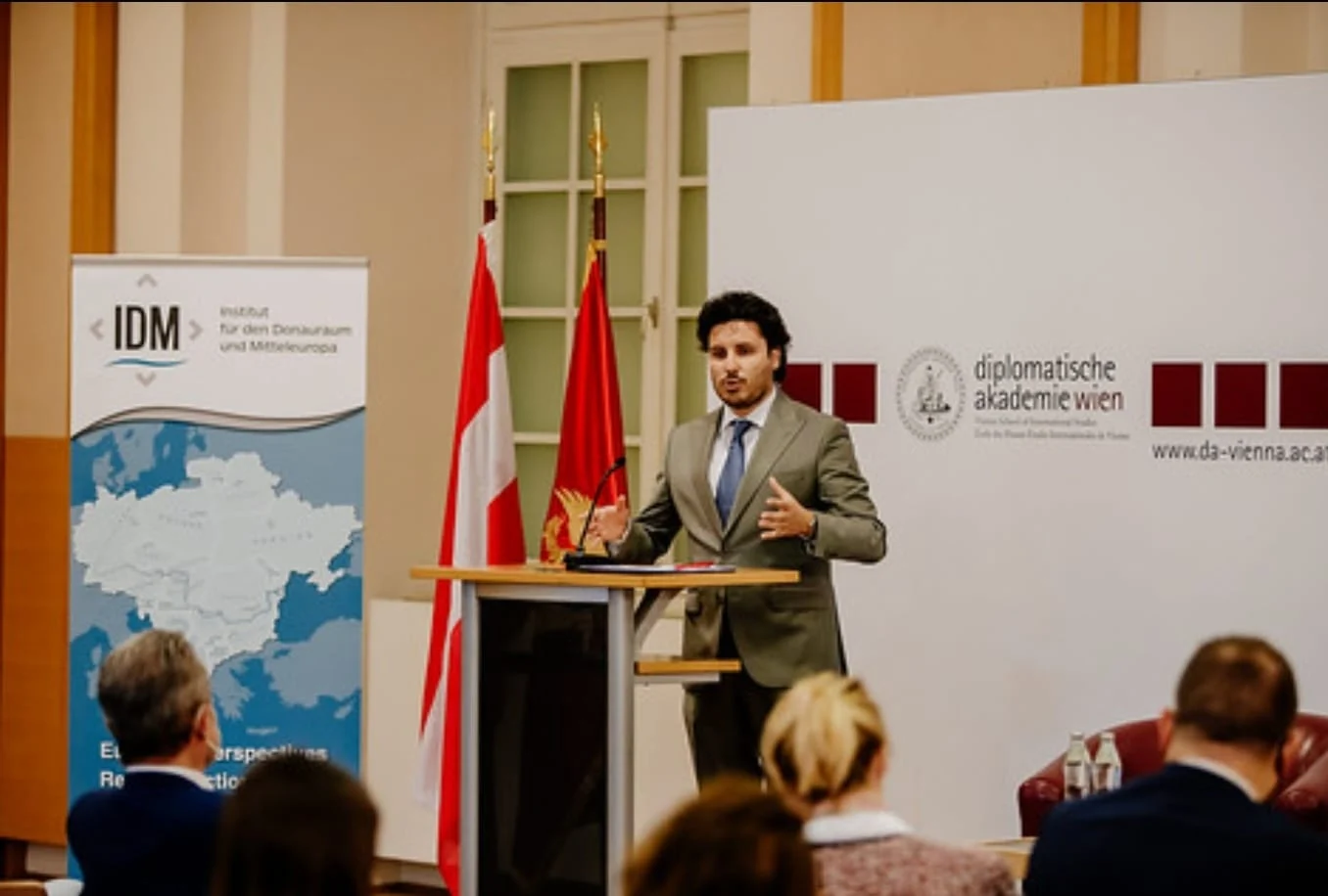 Abazović danas u podne predlaže model izlaska iz političke krize