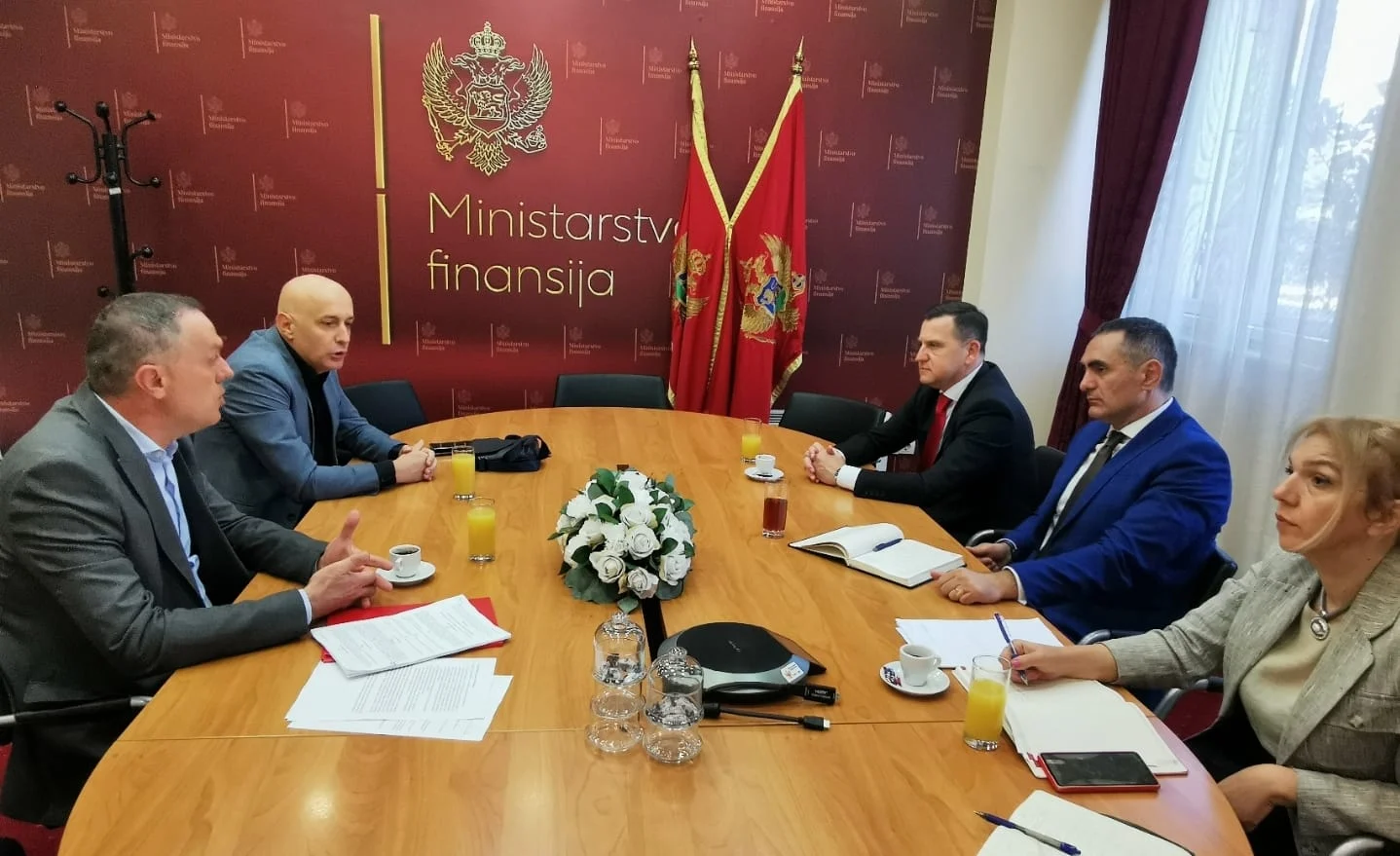 Damjanović i Vojinović: Neophodno poboljšati standard prosvjetnih radnika