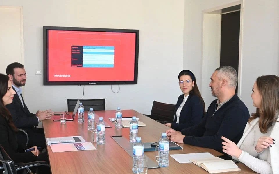 Istraživanje Misije OEBS-a: Građani najviše vjeruju policiji i vojsci