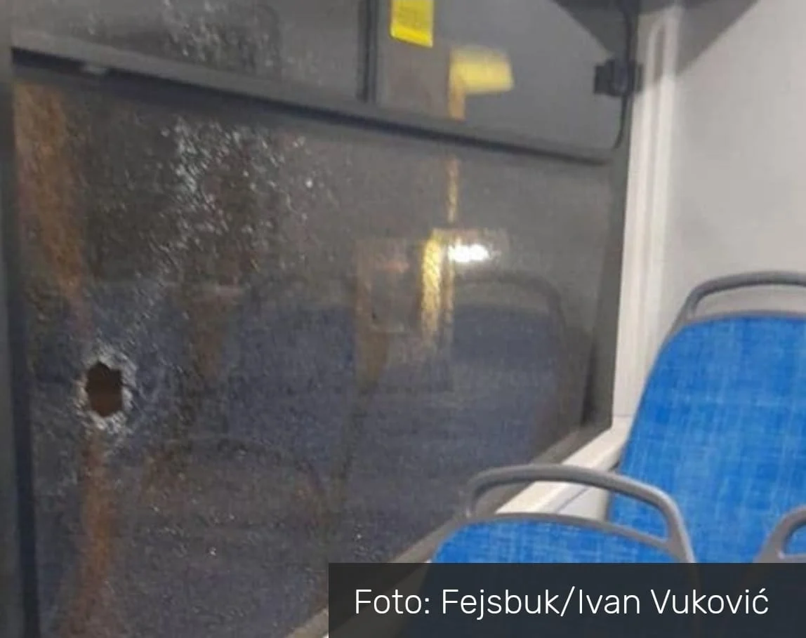 Vuković: Kamenovan još jedan novi autobus