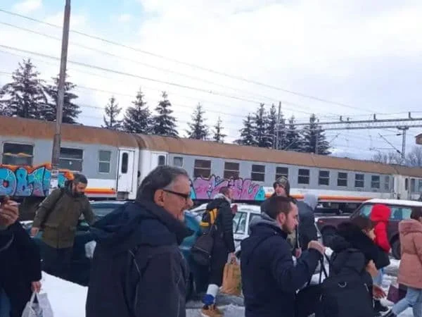 Kolaps na pruzi Bar-Bijelo Polje, putnici noć proveli u vozovima bez grijanja