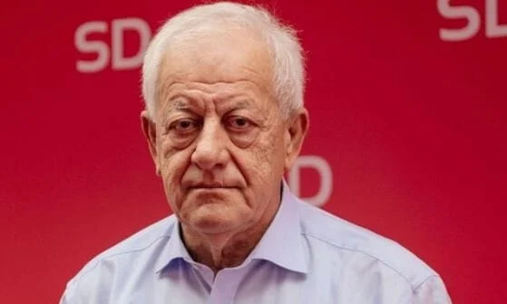 Preminuo Mićo Orlandić