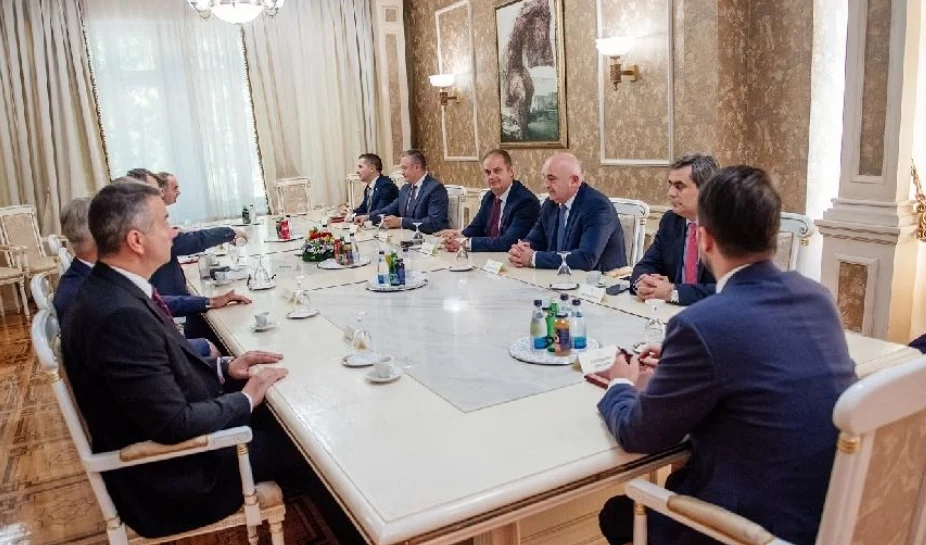 Završen sastanak kod Milatovića: Otvorene brojne teme, dijalog će se nastaviti