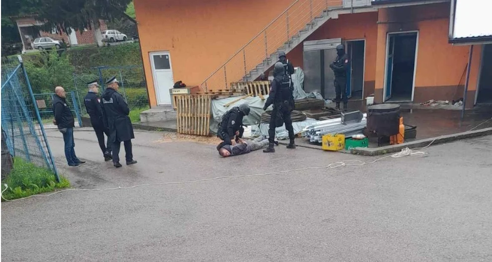 Zbog otmice policajaca uhapšeni sin vlasnika klaonice i radnici