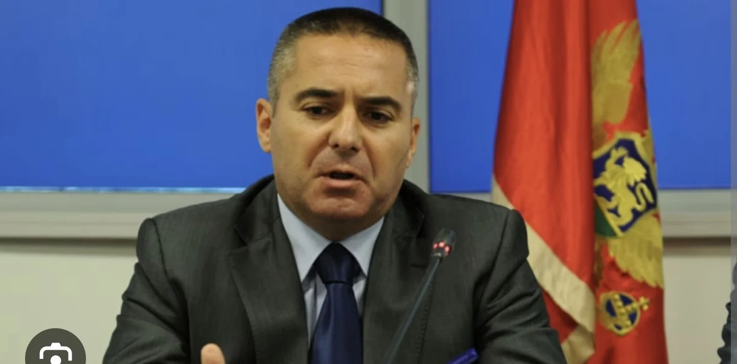 Veljovića sumnjiče da je pomagao šverc cigareta preko Luke Bar
