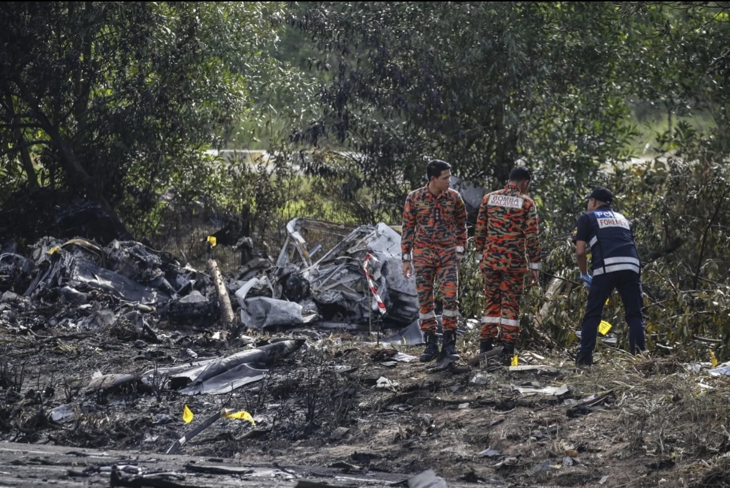 Avion pao na autoput: Poginuli svi putnici, a stradalih ima i na cesti