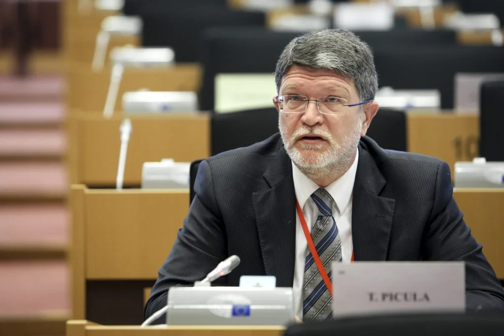 Picula poručio da je obustava sredstava EU jedina poruka od koje Vučićev režim strepi, Brnabić mu odgovorila