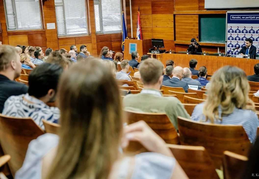 Abazović održao predavanje na FPN-u u Beogradu: Najveće nasljeđe 30. avgusta je što je suverenitet vraćen građaninu