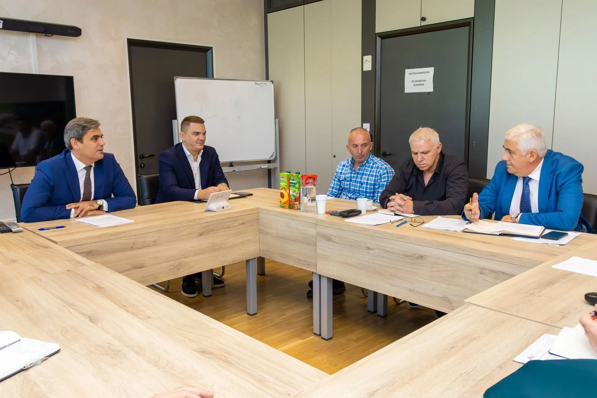 Ibrahimović smirivao nezadovoljne sindikate i radnike Aerodroma