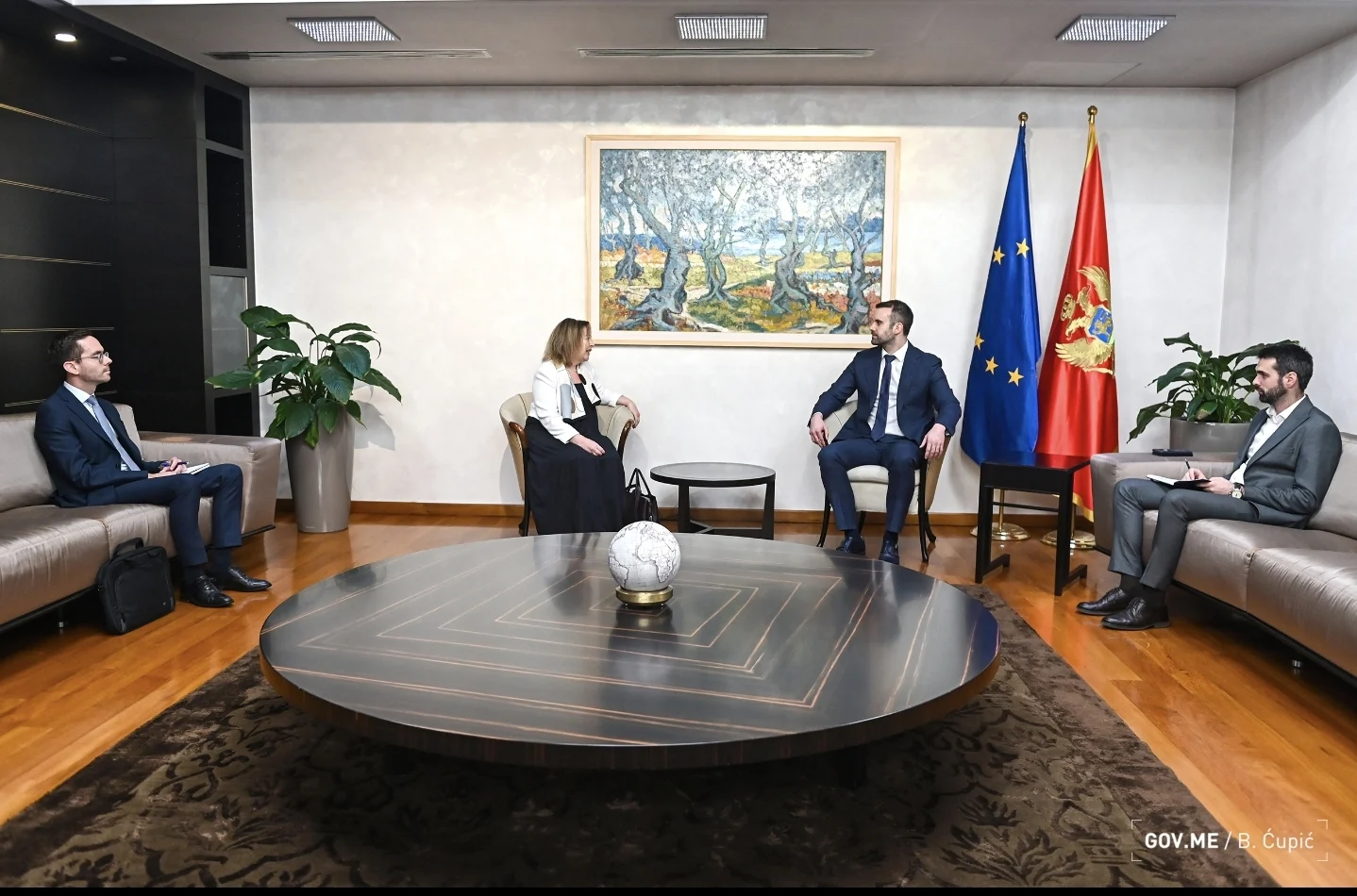 Premijer sa ambasadorima Njemačke, Italije i Francuske: Gradimo mostove saradnje za evropsku budućnost Crne Gore