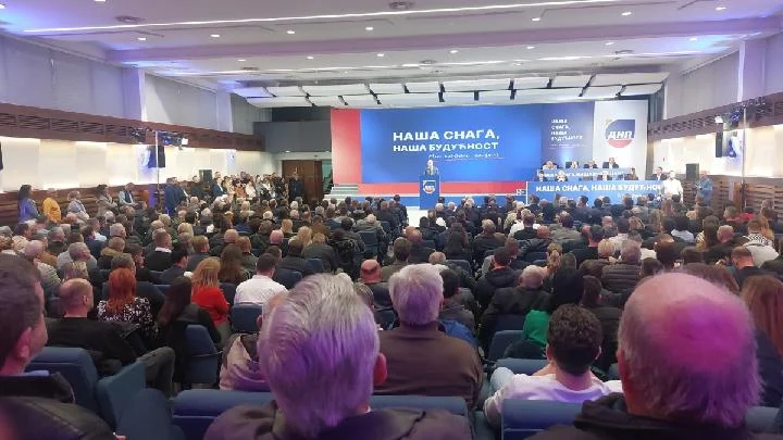 Knežević: Pomiriti Srbe i Crnogorce, da se izjednače srpski i crnogorski jezik