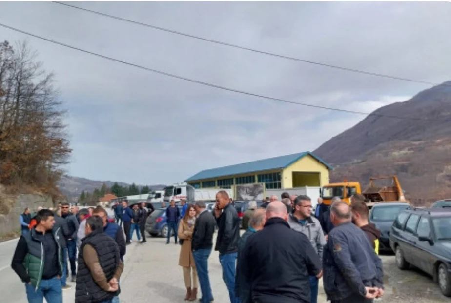 Blokada saobraćajnice Berane – Plav: Stanovnici sjevera traže hitnu sanaciju puta preko Trešnjevika
