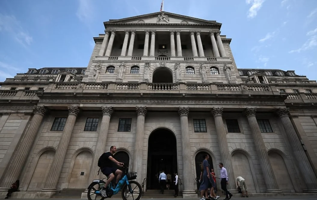 Banka Engleske snizila kamatne stope prvi put od 2020. godine