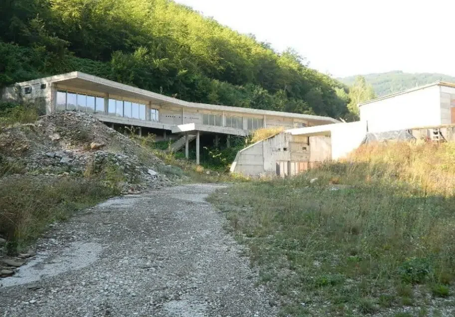 Kuća voća, gomila betona i promašena investicija?