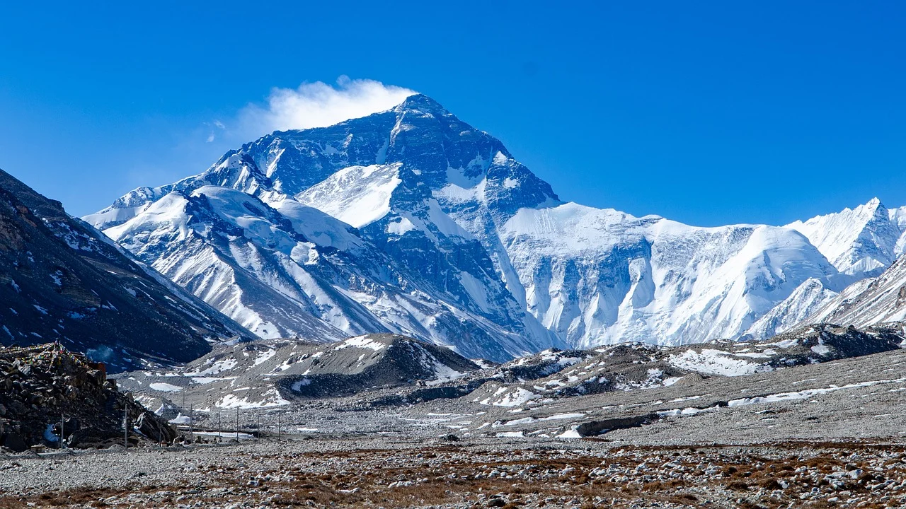Naučnici objasnili zašto Mont Everest i dalje raste