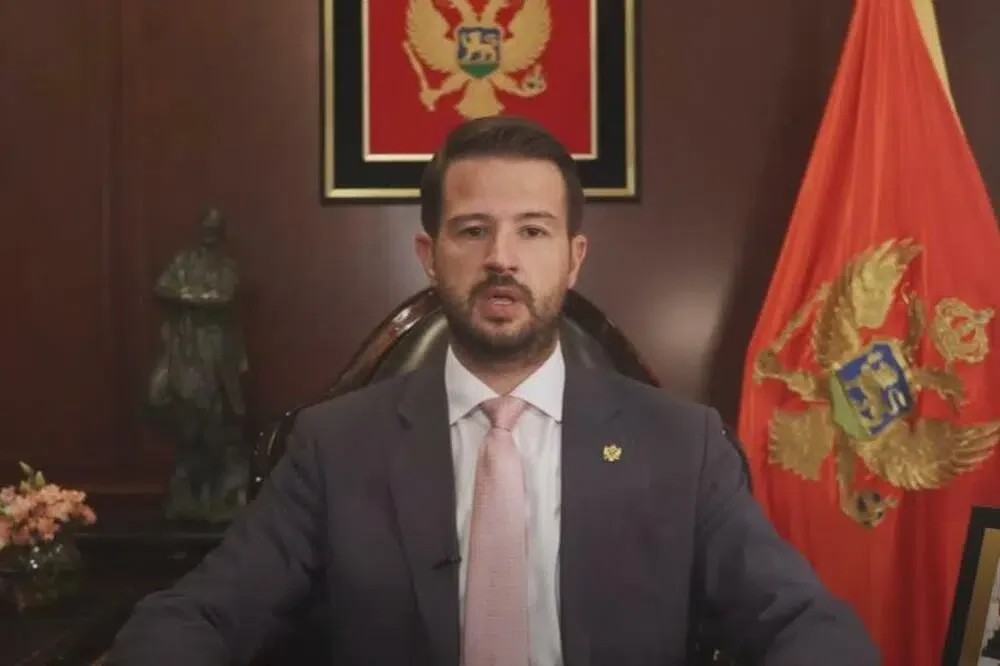 Milatović prekršio Zakon jer je snimio partijski spot u kabinetu predsjednika