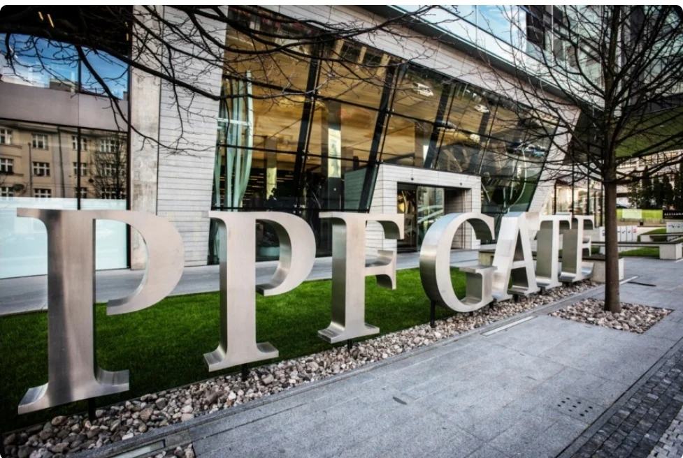 Najveća češka finansijska grupacija razmatra kupovinu Junajted Grupe