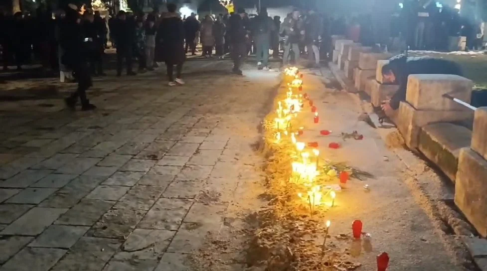 Protest na Cetinju, počast stradalim sugrađanima sa 12 minuta tišine