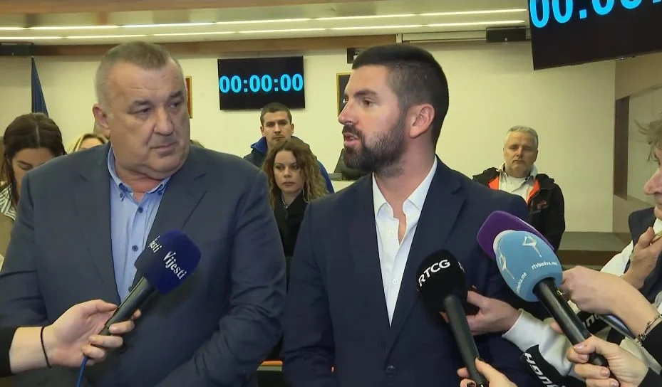 MIKIJELJ: Naoružana lica upala u kabinet predsjednika Opštine Budva