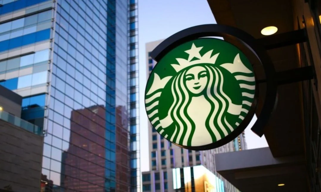 Novi direktor Starbucks-a za četiri mjeseca zaradio skoro 100 miliona dolara