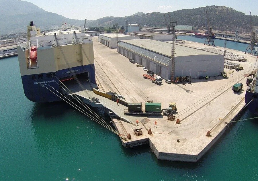 Dio zaposlenih u “Port of Adria” stupa u štrajk