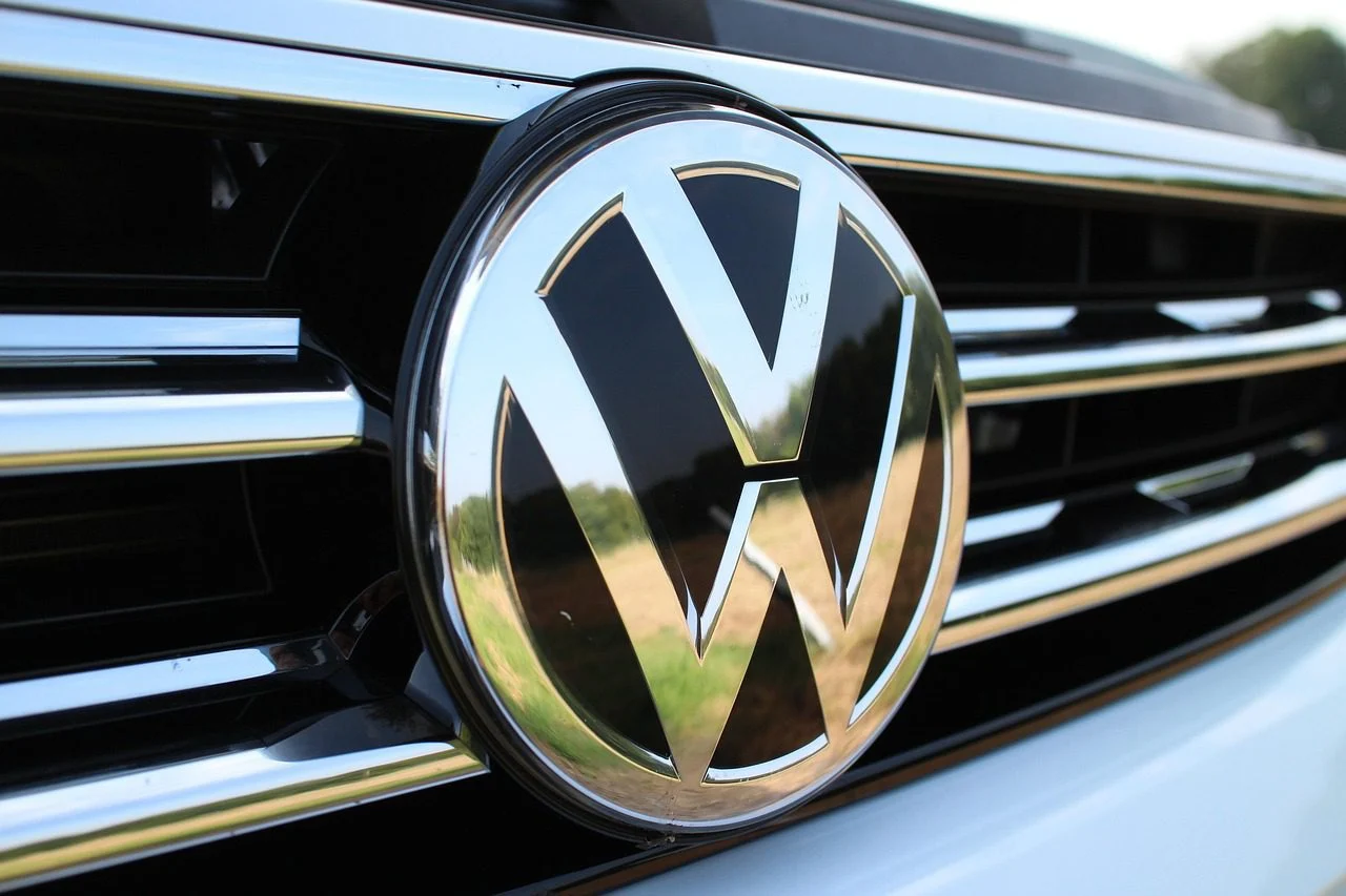 Autogigant na koljenima: Bijesni radnici izviždali govor šefa VW-a, grupacija ne odustaje od masovnih otkaza