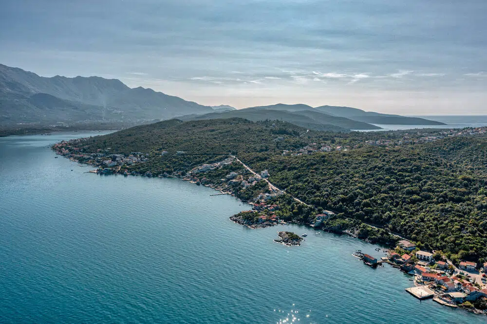 Čelnicima Opštine Tivat neprihvatljivo idejno rješenje brze saobraćajnice preko Luštice