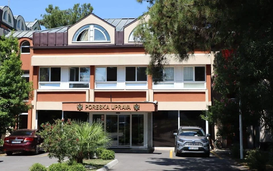 Poreske dužnike predvode Plantaže i tri željezničke kompanije