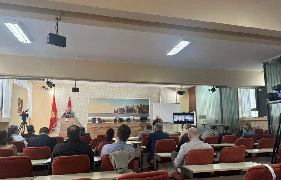 Nimanbegu: Milionska investicija na Velikoj plaži otvara pitanje učešća u Vladi