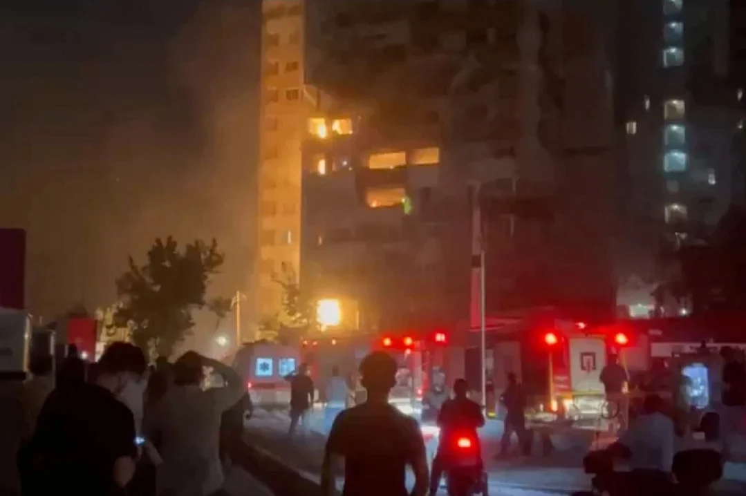 Izrael napao Iran: Udari usmjereni na glavno nuklearno postrojenje, eksplozije odjekuju i Teheranom