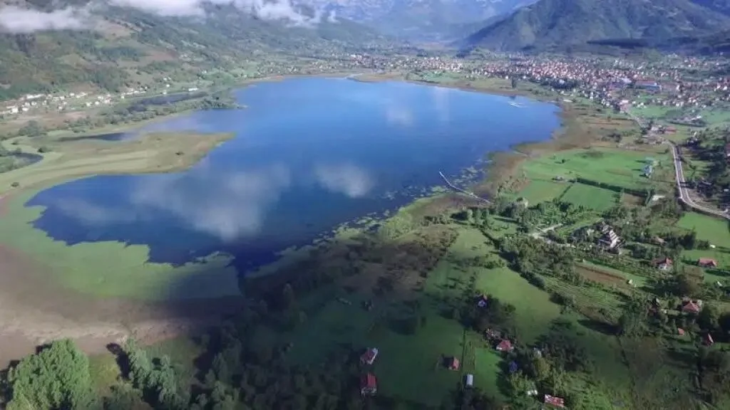 Apel za revitalizaciju bisera ispod Prokletija: Plavsko jezero nestaje, sredstava za zaštitu nema
