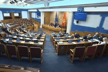 Đeljošaj poslaniku PES-a: Ponašajte se pristojno, obraćate se na nekulturan način