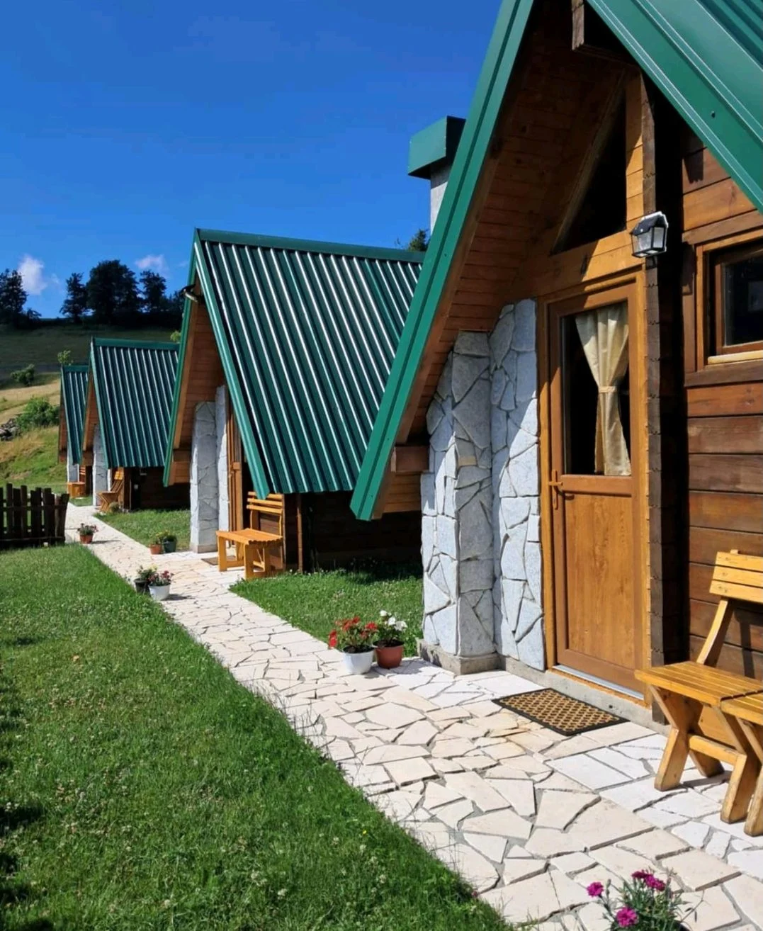 JELENINA INSPIRACIJA: U SELU BJELOJEVIĆI NIČU BUNGALOVI, NIČE NADA