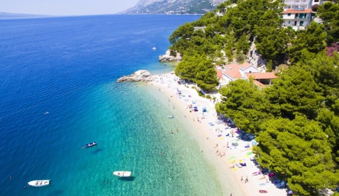 U poznatom jadranskom ljetovalištu nezadovoljni sezonom, najavljuju snižavanje cijena