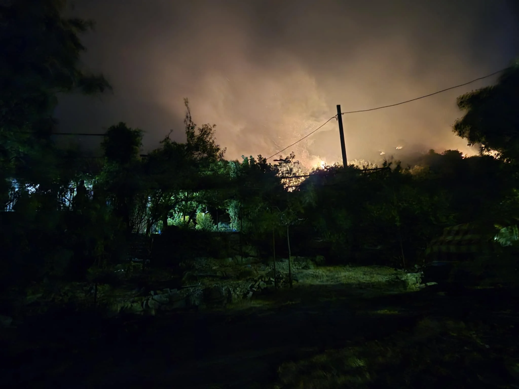 Dramatična situacija u Kučima brane se kuće na više lokacija