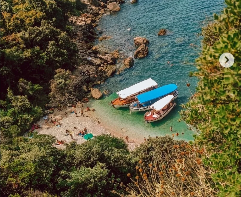 Skrivena plaža o kojoj se ovog ljeta najviše priča jedna je od tajni koju krije Crna Gora