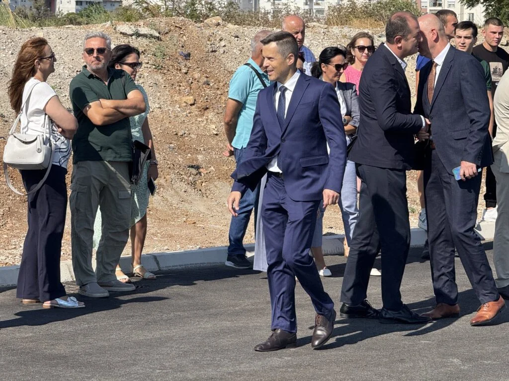 Mujović otvorio rekonstruisani dio Bulevara Pera Ćetkovića: Radimo na poboljšanju infrastrukture