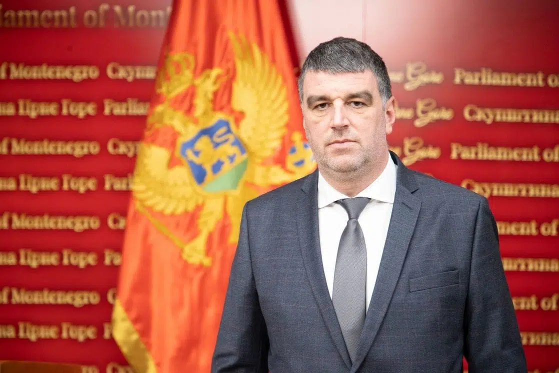 Zečević: PES se ograđuje od postavljanja spomenika Đurišiću, niko nas nije konsultovao