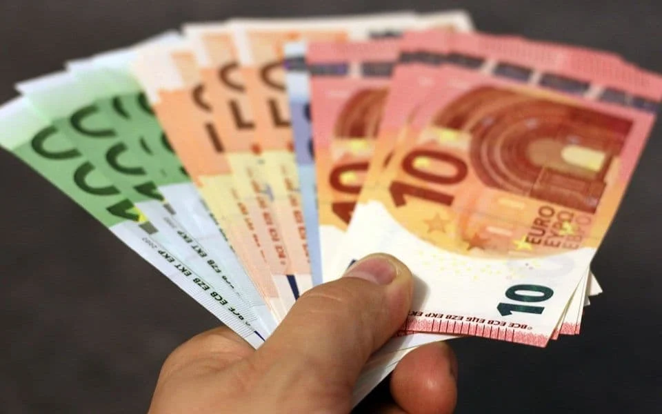 Monstat: Prosječna zarada u julu 1,01 hiljadu eura