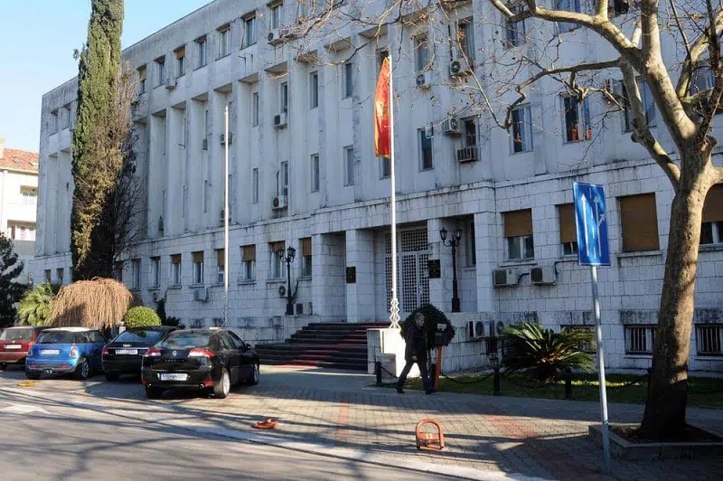MF: Snažan rast budžetskih prihoda nastavlja da nadmašuje plan i prethodnu godinu