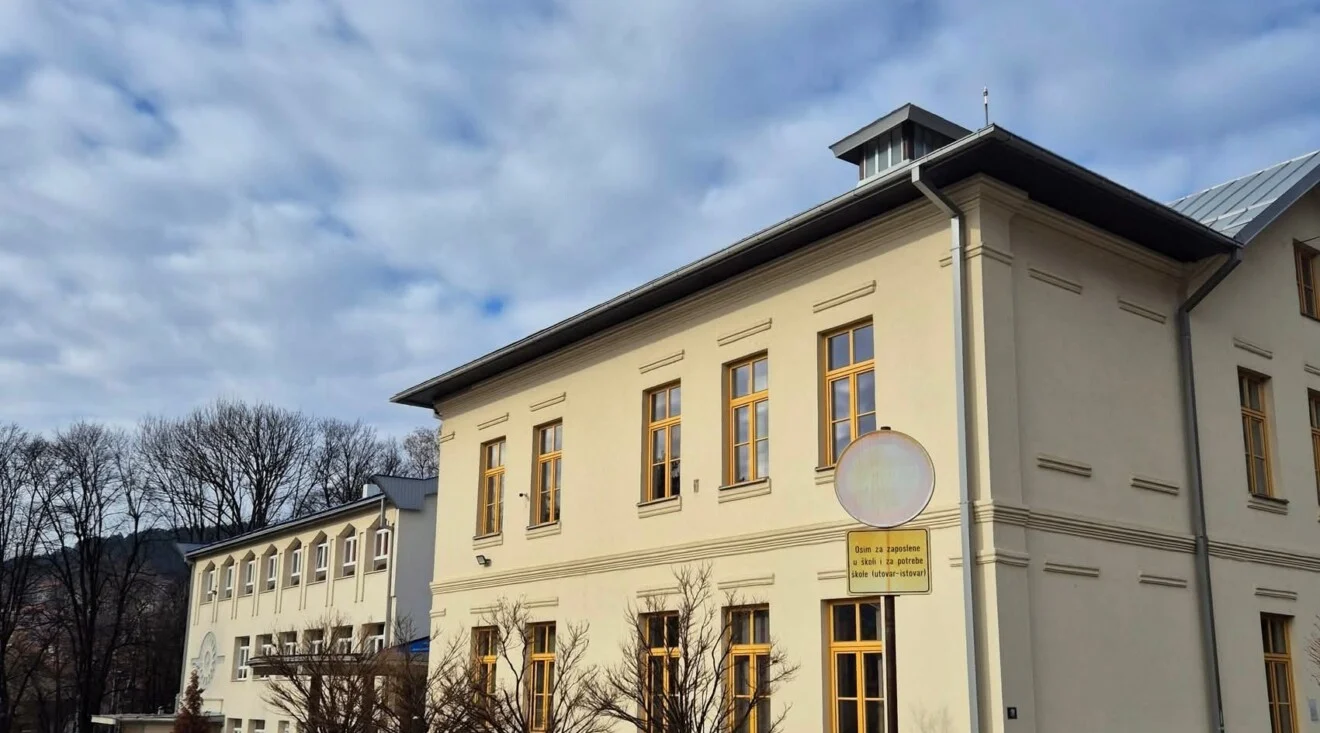Pljevlja: Dvojica srednjoškolaca maltretirali profesoricu, da bi ih zaštitila od kazne nije prijavila incident (VIDEO)
