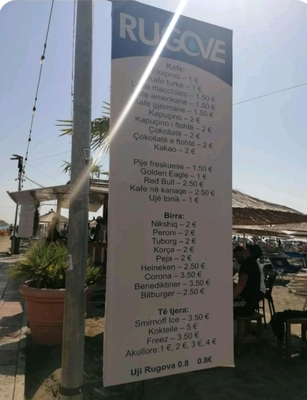 Plaža u Albaniji: Dojč kafa 1,5 eura, nikšićko pivo dva eura…