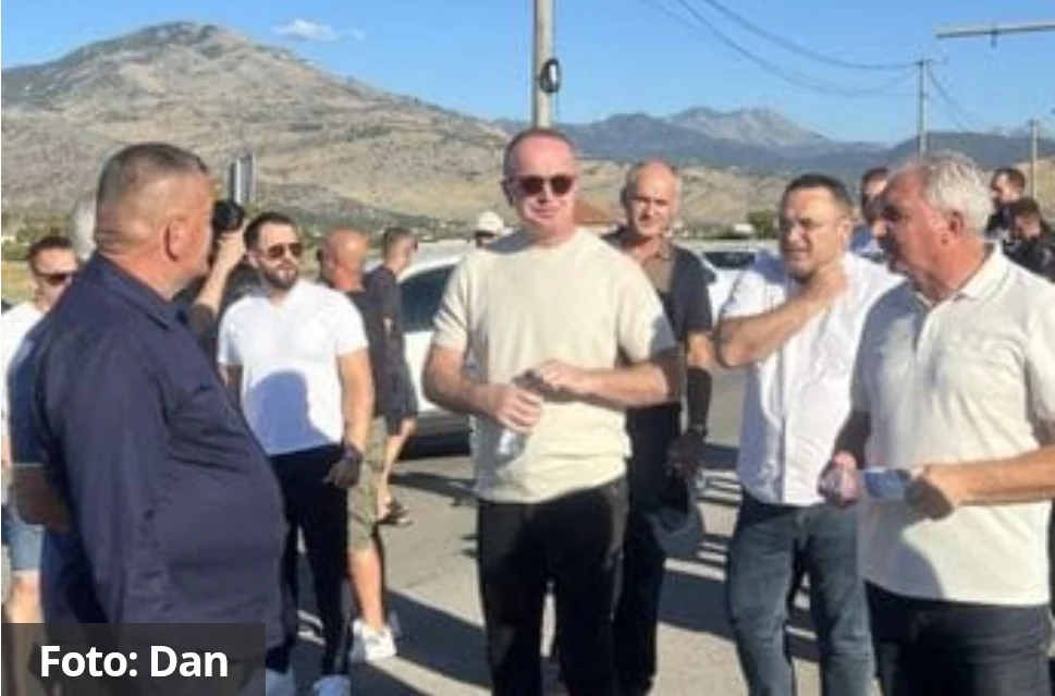 Stigao i Đeljošaj: Počela blokada kod deponije