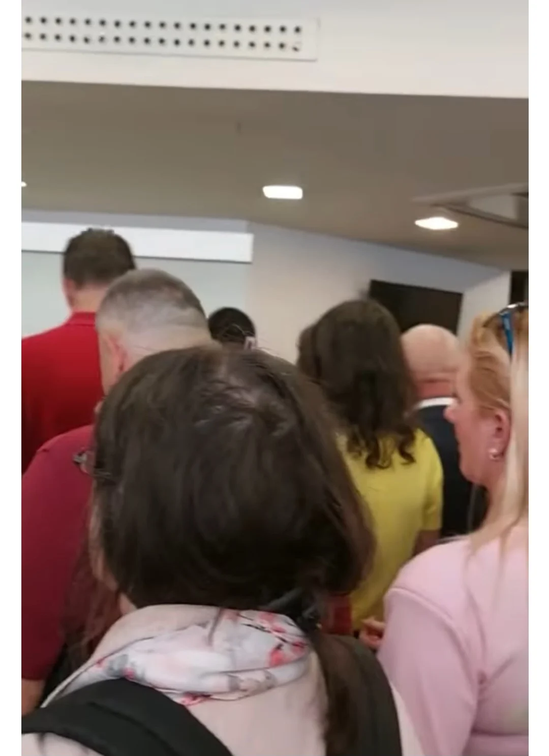 Velike gužve u MUP-u zbog novih ličnih karata