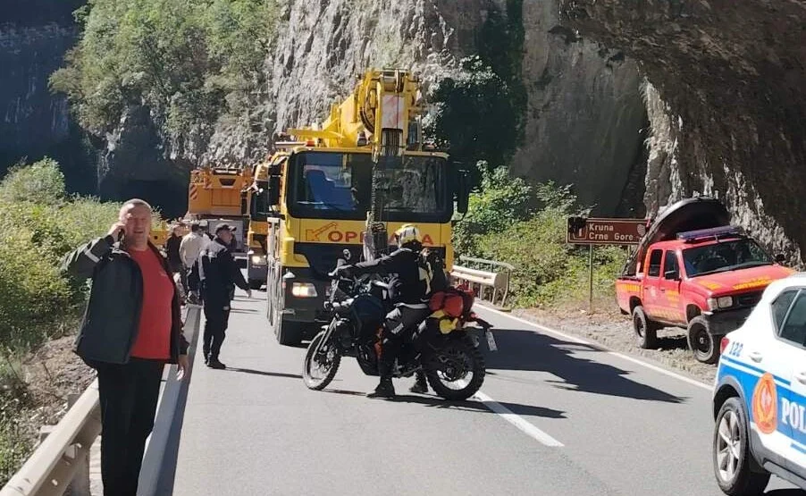 Šleper sletio u Moraču, obustavljen saobraćaj na putu Podgorica–Kolašin