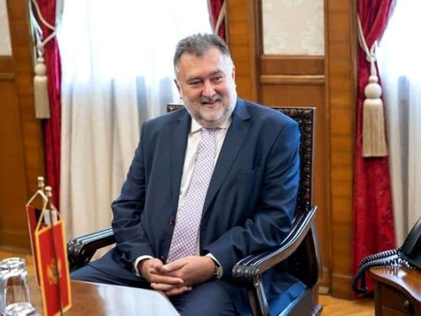 Ambasador Slovačke koji je pjevao CG himnu: Neka je vječna antifašistička Crna Gora