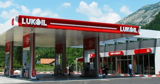 „Lukoil“ u Crnoj Gori prodaje goriva iz Grčke: Imaju filijalu u Podgorici, nemaju direktne poslove sa Rusijom