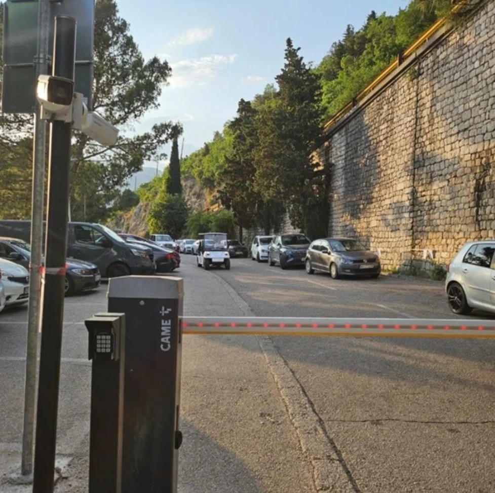Zabranjen saobraćaj kroz Perast tokom cijele godine