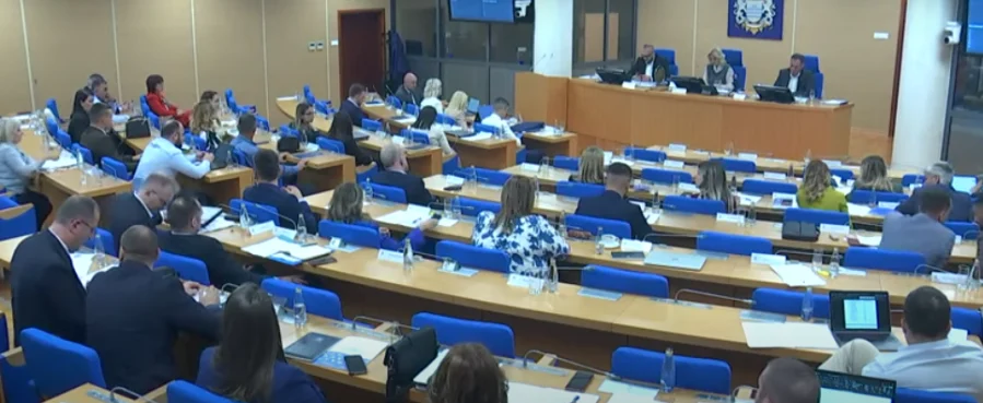 Za vlast koalicija u Podgorici stabilna, opozicija vidi krizu